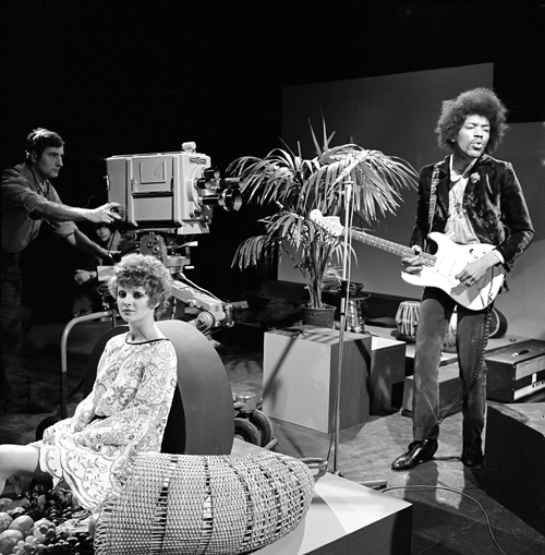 “Experience the Magic: Exploring the Legacy of Jimi Hendrix and the Guitar One Last Time”