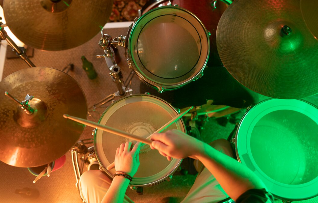 How to play the flam on drums