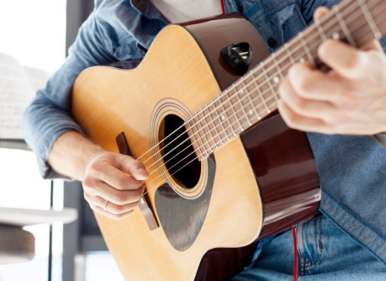What You Need To Know To Play the C Sharp Major Scale on Guitar