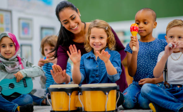 Music Lessons: What Age Should My Child Start? – Easy Guide